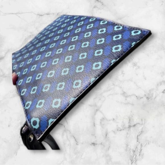 ECO ENVELOPE CLUTCH PURSE ZIPPER CLOSURE SHADES OF BLUE PATTERN - Picture 5 of 10